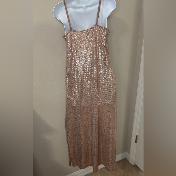 ✨ Bebe Metallic Sequin Slip Dress – Size L ✨ Rose Gold| New Without Tags - Picture 6 of 12